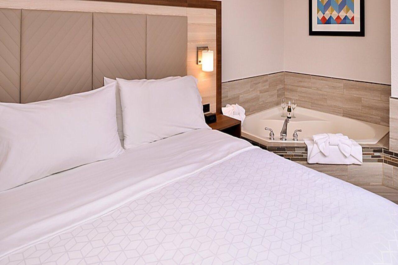 Holiday Inn Express Hotel & Suites Arcata/Eureka-Airport Area By Ihg McKinleyville Exteriör bild