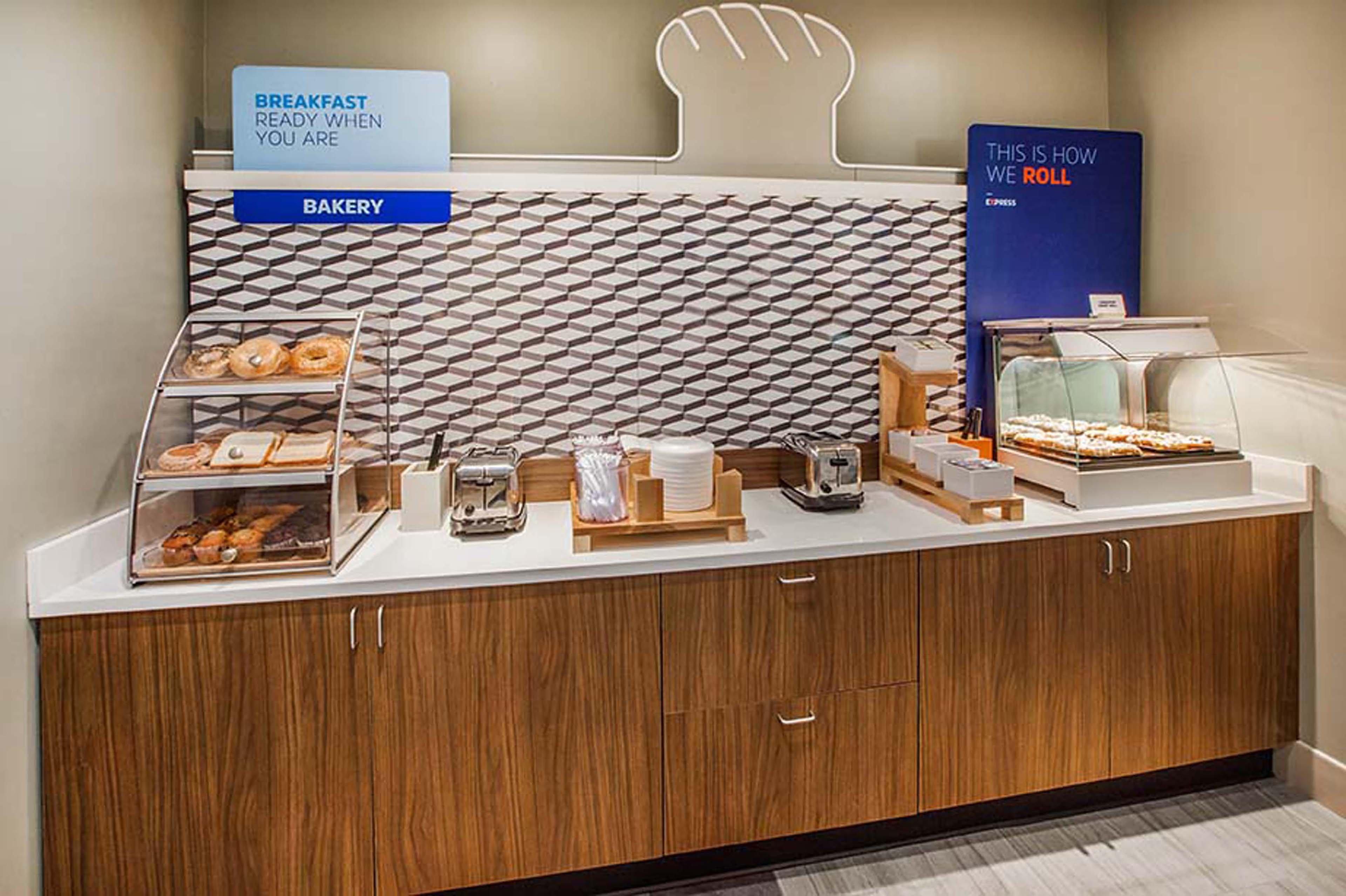 Holiday Inn Express Hotel & Suites Arcata/Eureka-Airport Area By Ihg McKinleyville Exteriör bild