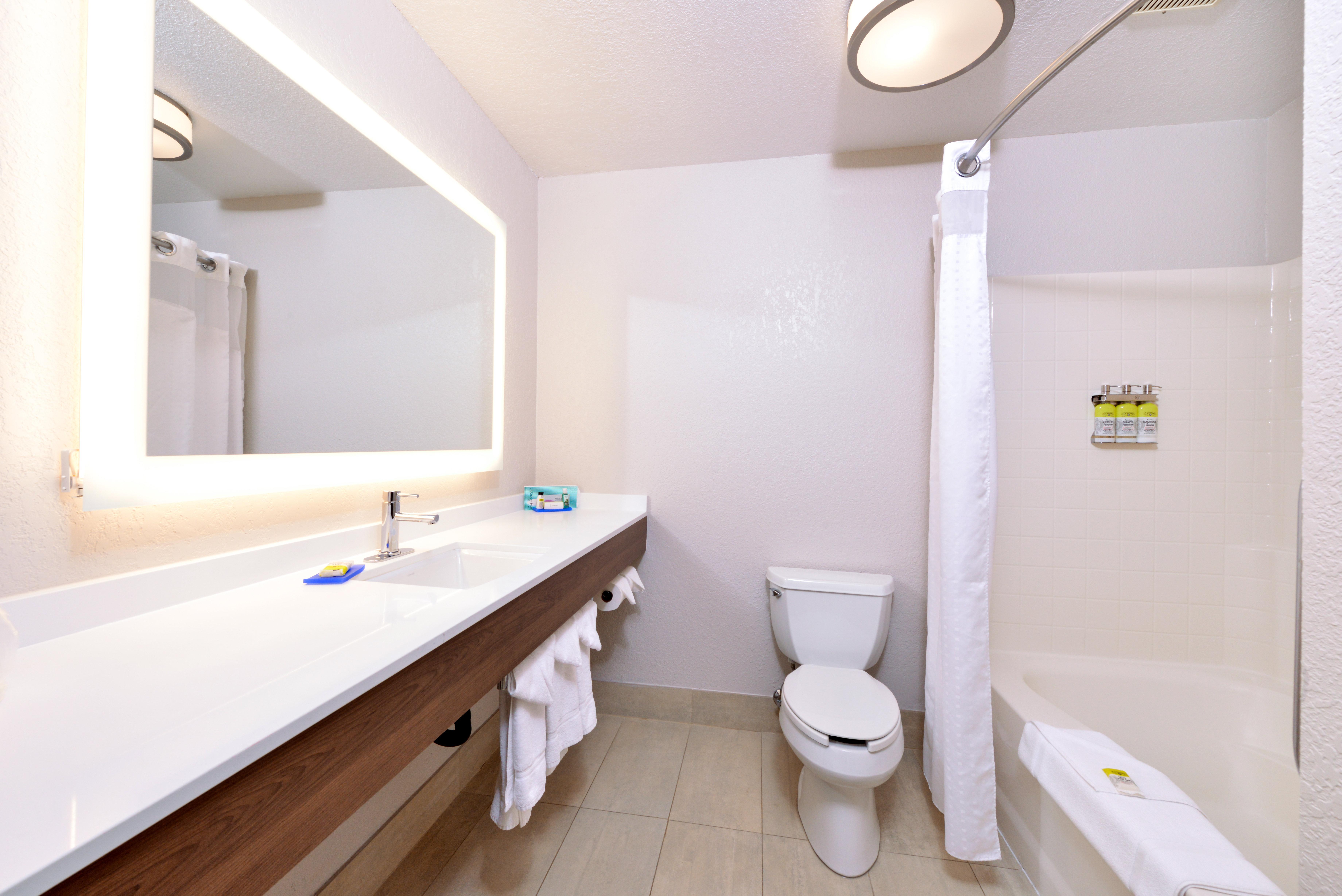 Holiday Inn Express Hotel & Suites Arcata/Eureka-Airport Area By Ihg McKinleyville Exteriör bild